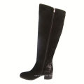 schwarze Wildlederstiefel mit hohem Absatz